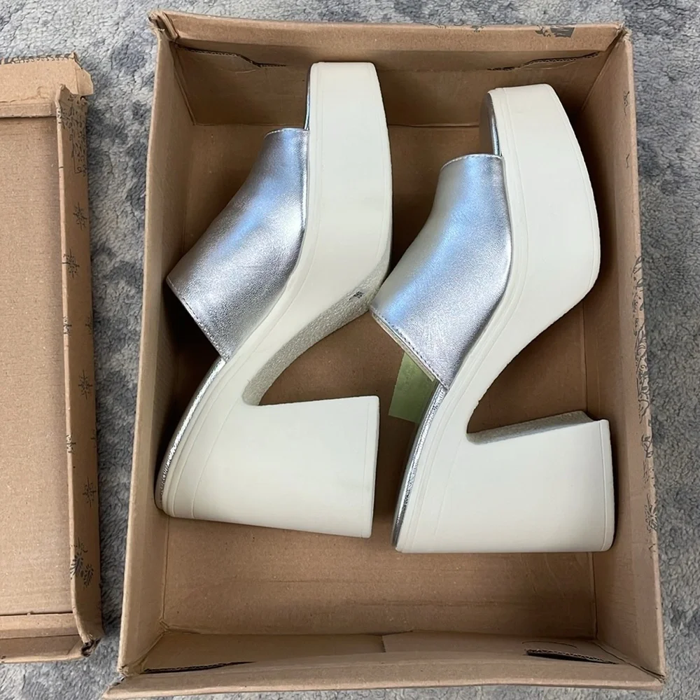 NIB Free People Zoe Platform Metallic Silver Chunky Slide Sandals Sz 39.5